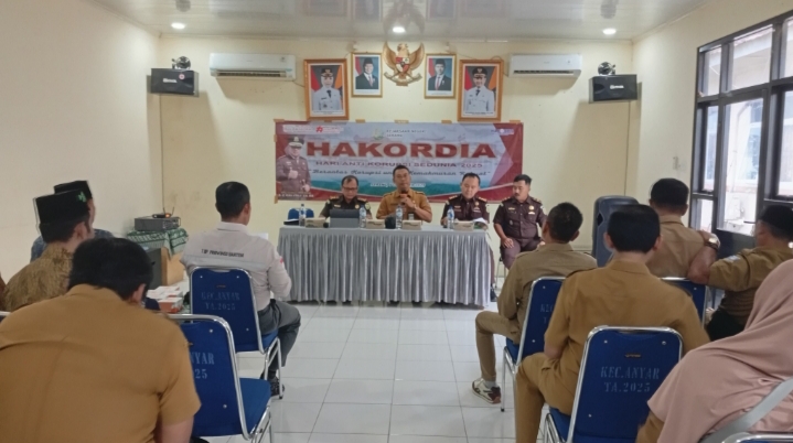 kejari-serang-gelar-sosialisasi-dan-bimtek-jaga-desa-pada-peringatan-hari-anti-korupsi-sedunia-2025